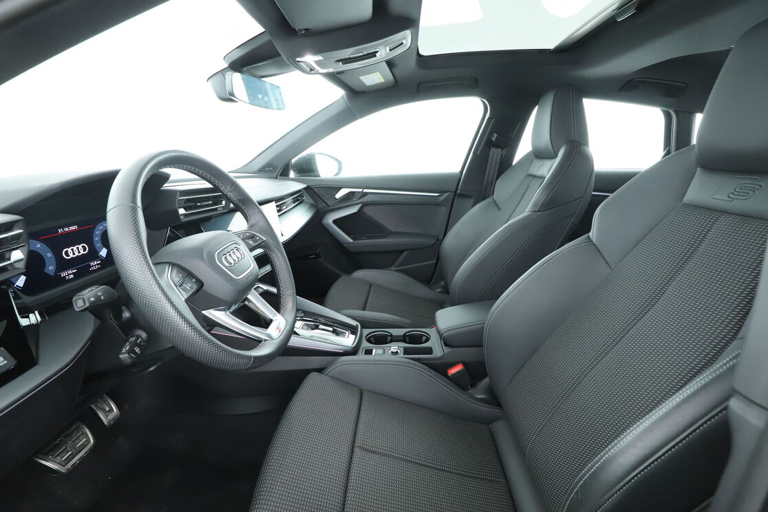 Audi A3 Sportback 35 TDI S Line S Tronic 7 – Image 2