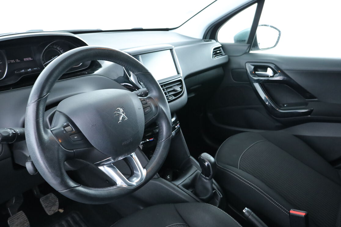 Peugeot 208 1.2 PureTech Active – Image 2
