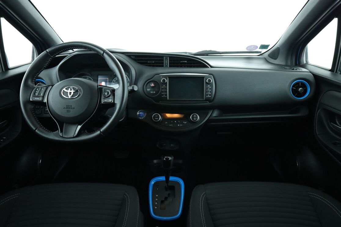 Toyota Yaris 1.5 Hybrid Cyan Edition – Image 2