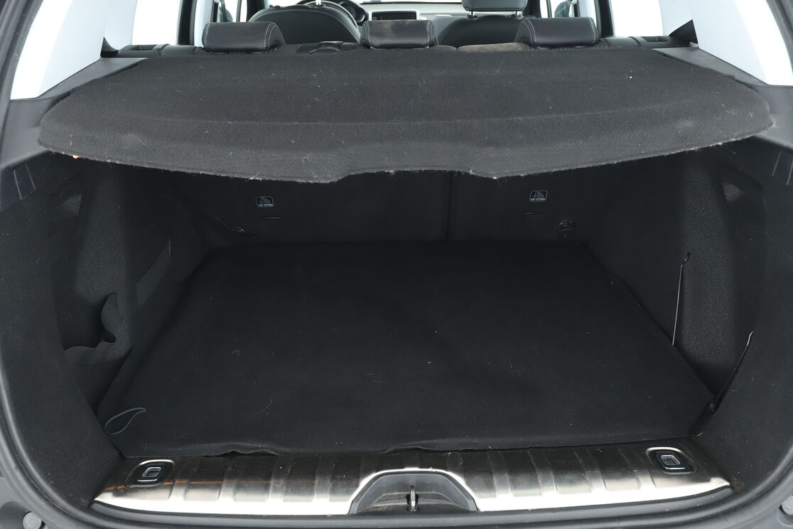 Peugeot 2008 1.2 PureTech Allure – Image 2