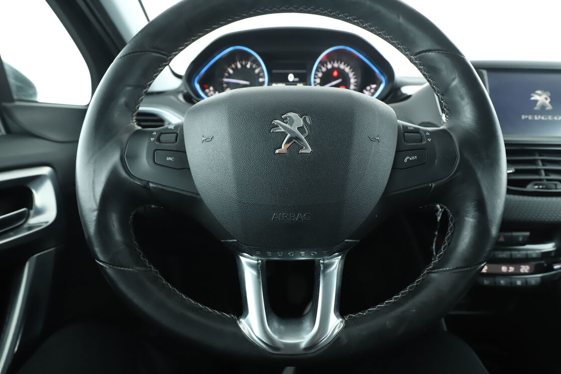 Peugeot 2008 1.2 PureTech Allure – Image 7