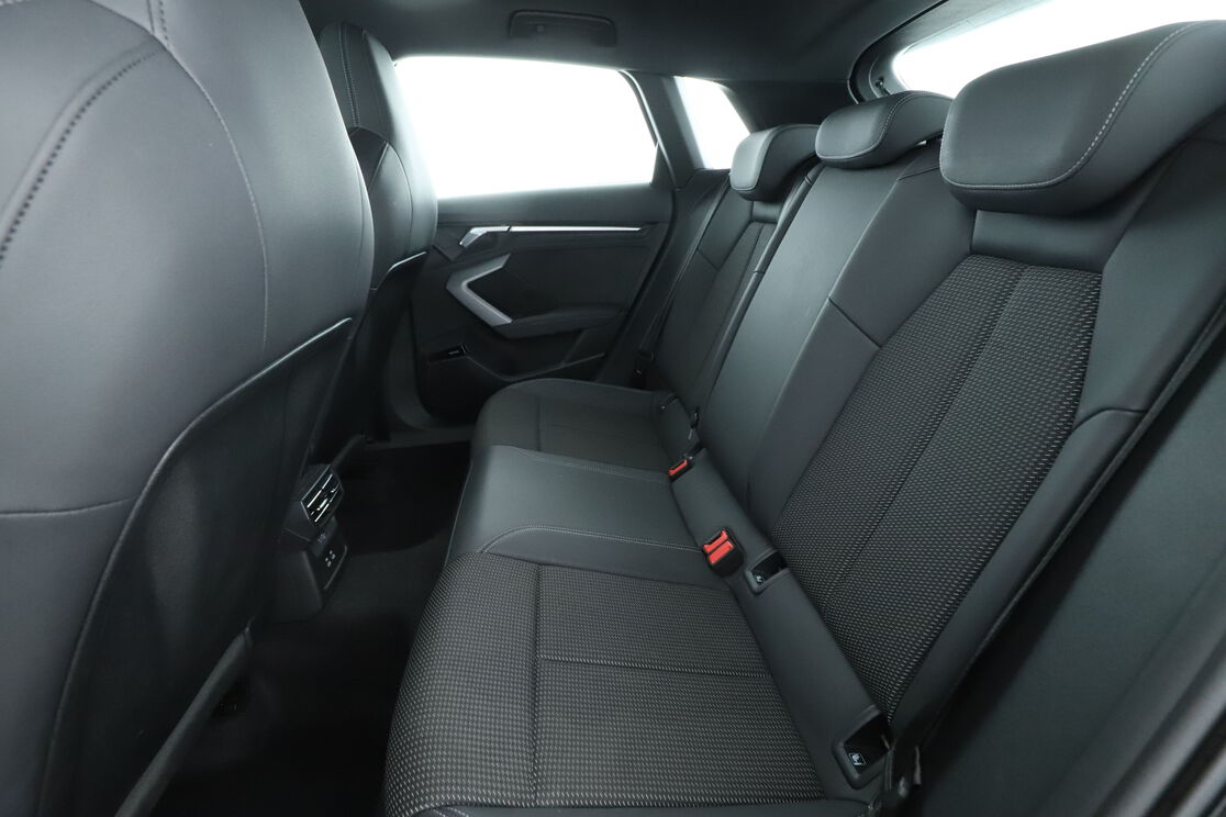 Audi A3 Sportback 35 TDI S Line S Tronic 7 – Image 7