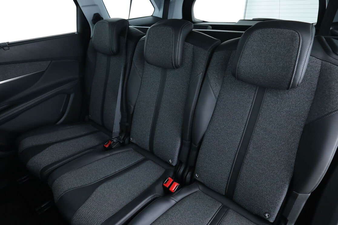 Peugeot 5008 1.5 Blue-HDi Allure EAT8 – Image 7