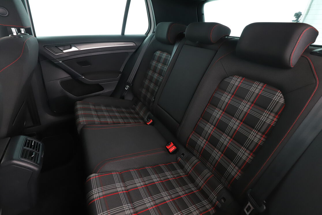 Volkswagen Golf VII 2.0 TSI BlueMotion Tech GTI Performance DSG7 – Image 11