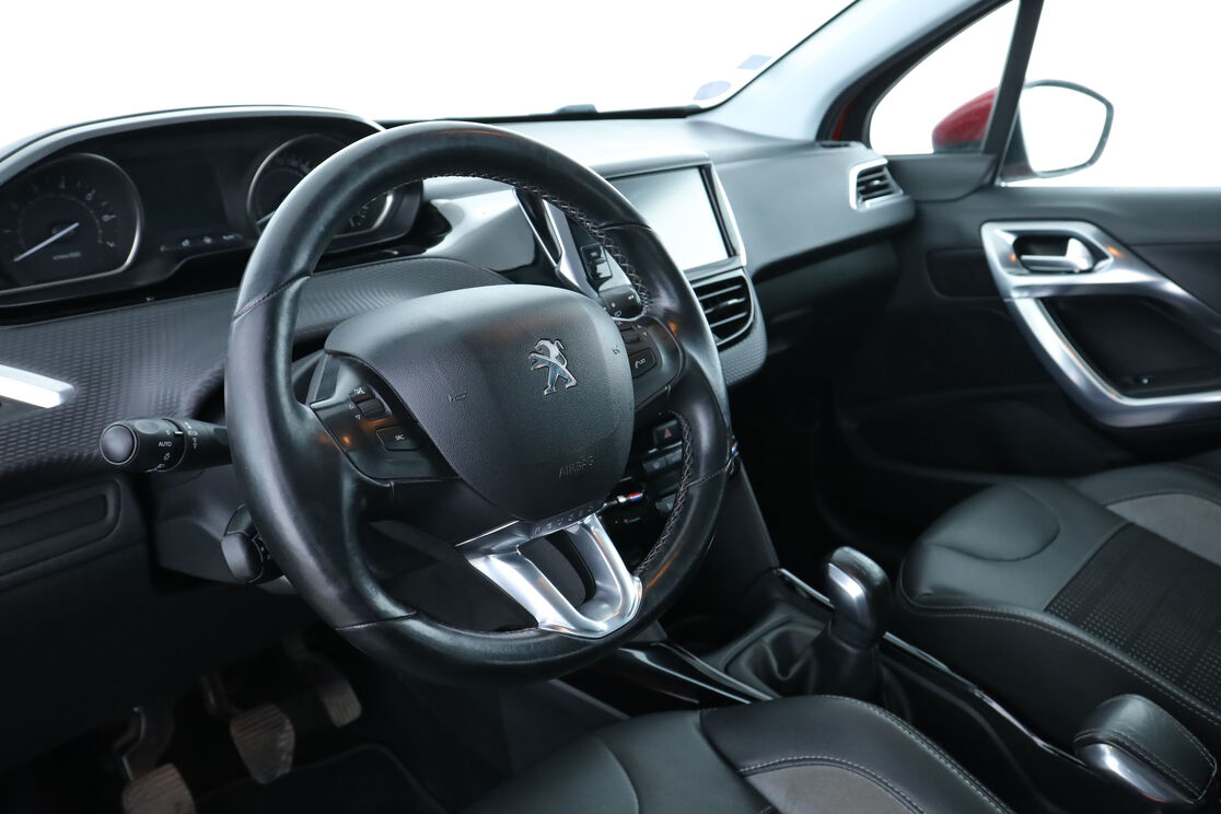 Peugeot 2008 1.2 PureTech Allure – Image 11