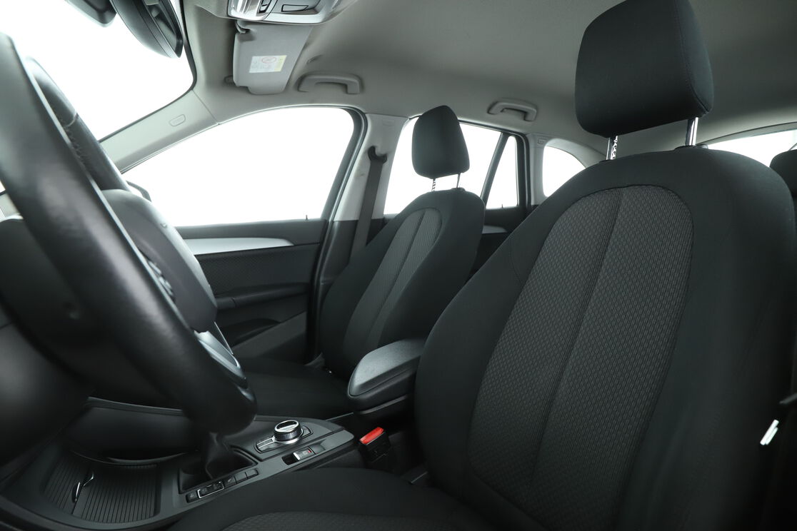 BMW X1 sDrive16d Lounge – Image 11