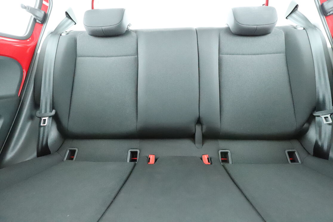 Volkswagen up! 1.0 BlueMotion Tech Move Up! – Image 12