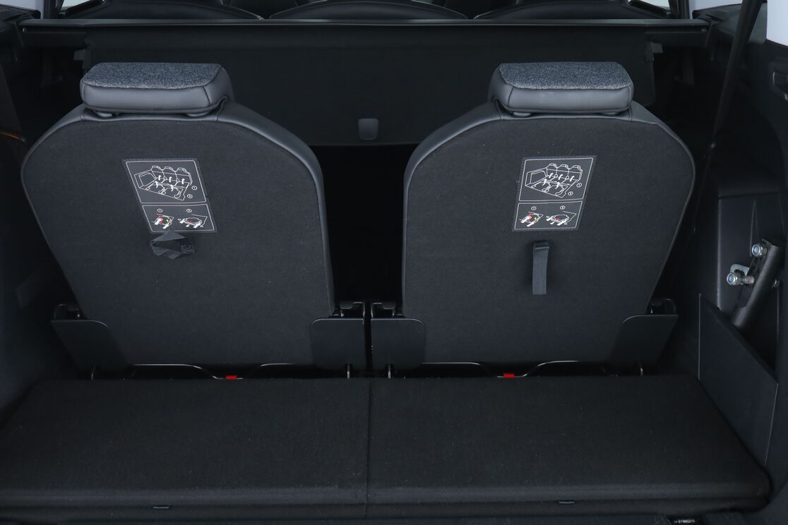 Peugeot 5008 1.5 Blue-HDi Allure EAT8 – Image 11