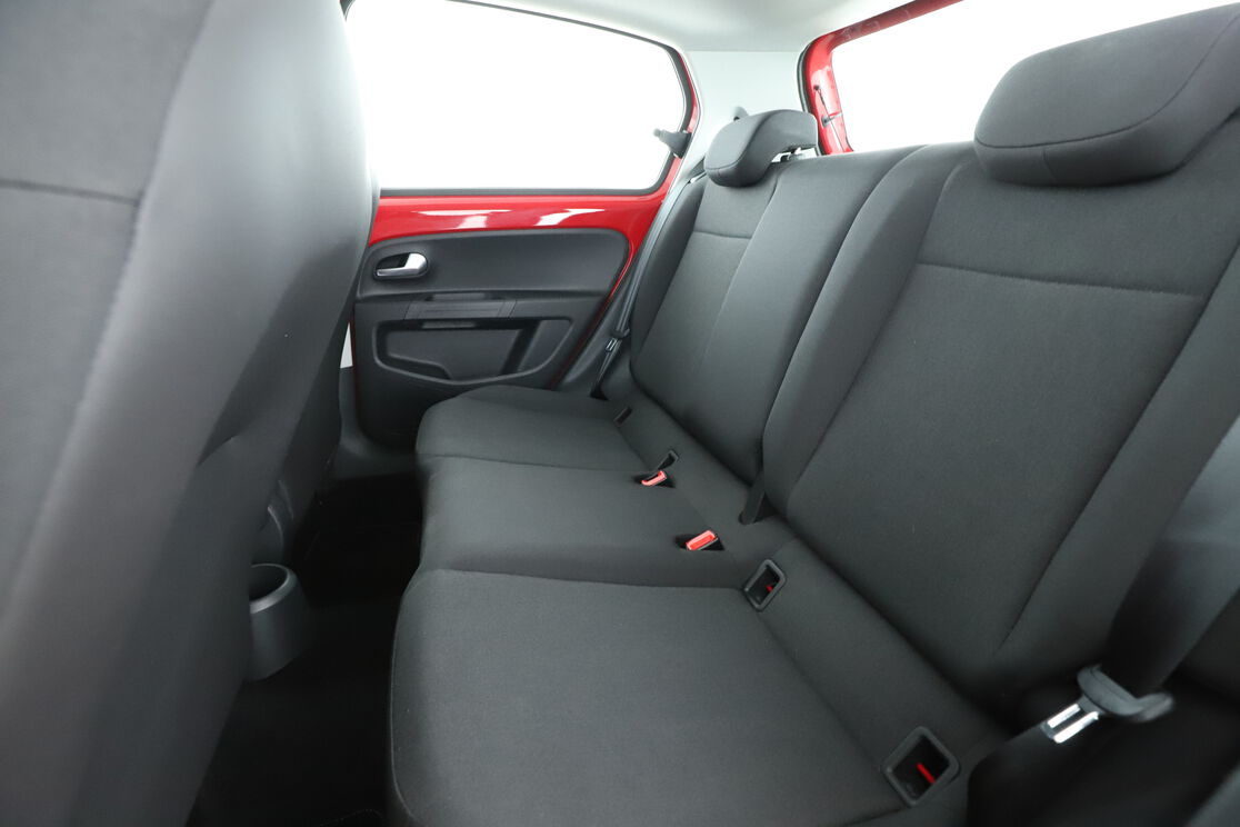 Volkswagen up! 1.0 BlueMotion Tech Move Up! – Image 13
