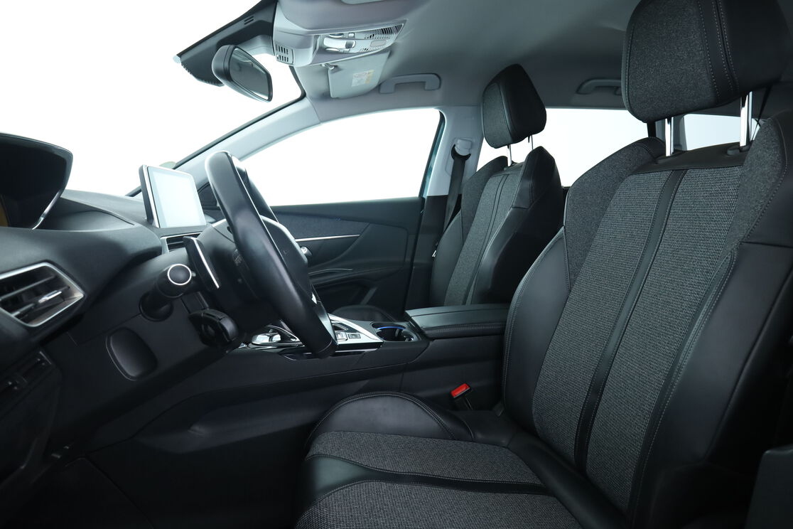 Peugeot 5008 1.5 Blue-HDi Allure EAT8 – Image 12