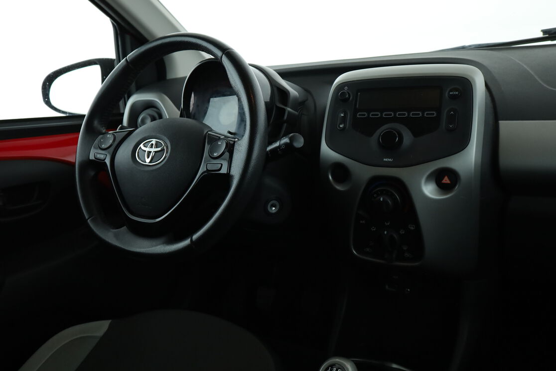 Toyota Aygo 1.0 VVT-i X-Play – Image 10