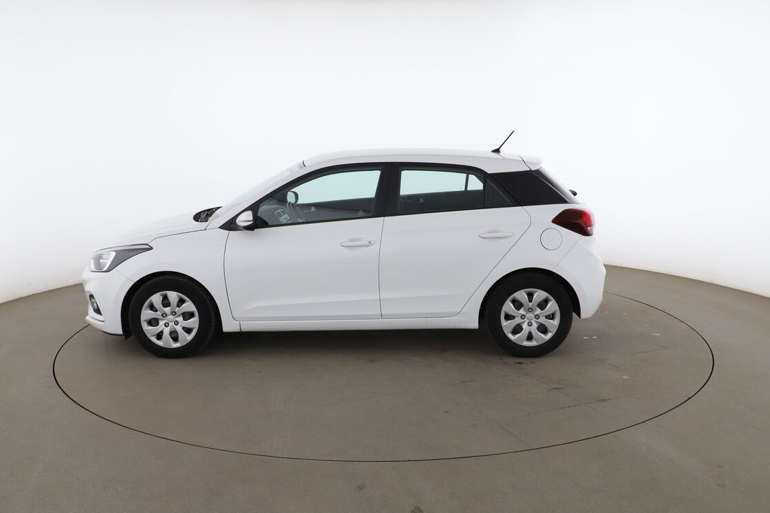 Hyundai i20 1.2 Initia – Image 10