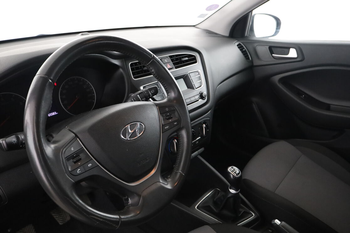 Hyundai i20 1.2 Initia – Image 11