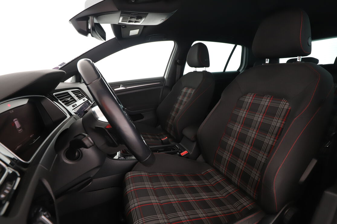 Volkswagen Golf VII 2.0 TSI BlueMotion Tech GTI Performance DSG7 – Image 14