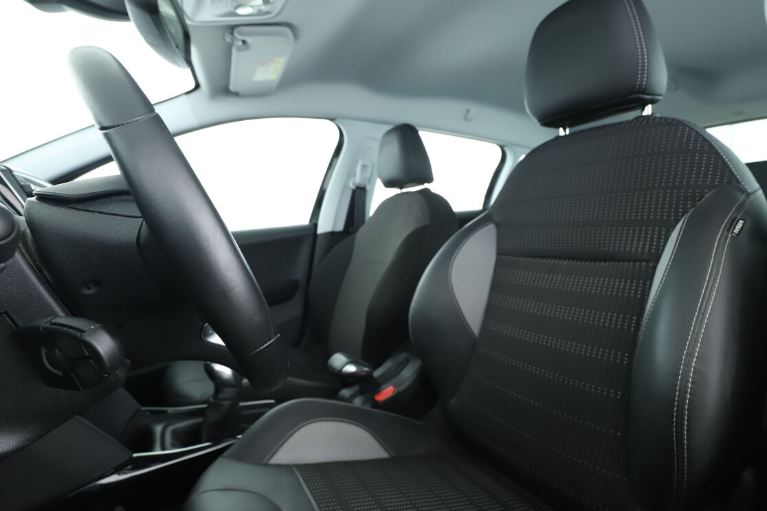 Peugeot 2008 1.2 PureTech Allure – Image 12