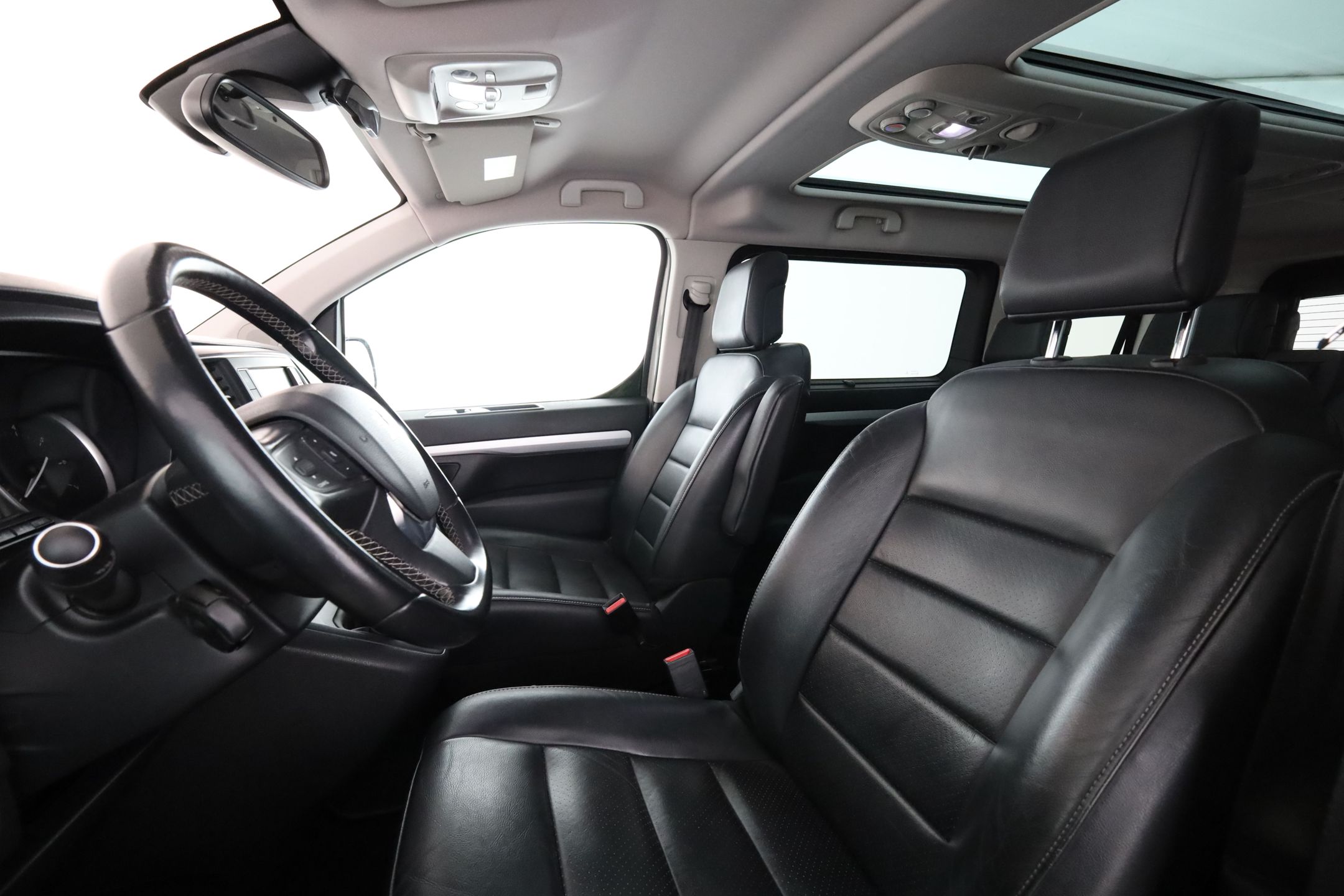 Peugeot Traveller 2.0 Blue-HDi Standard Allure – Image 13