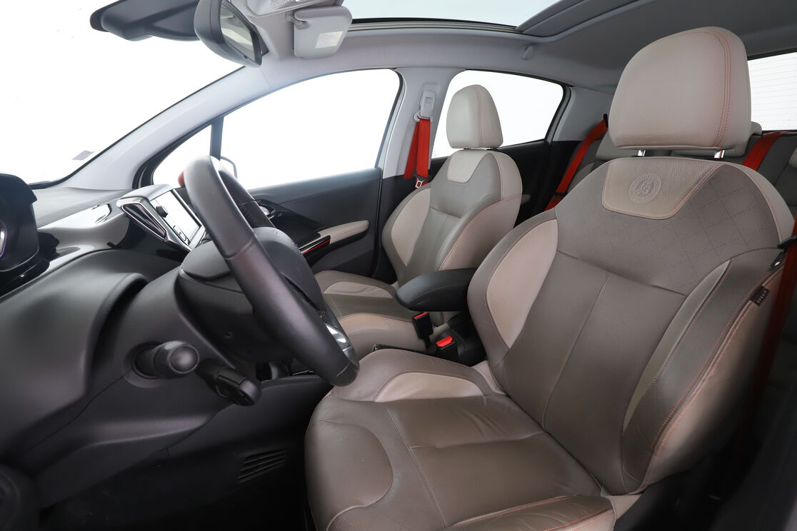 Peugeot 208 1.6 VTi Roland Garros Auto – Image 7