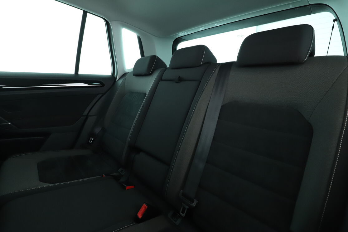 Volkswagen Golf VII Sportsvan 2.0 TDI BlueMotion Tech Carat DSG6 – Image 9